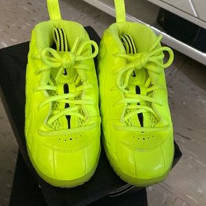 NIKE LITTLE POSITE PRO (TD) VOLT/VOLT-VOLT-BLACK
VOLT/VOLT/NOIR/VOLT
7c